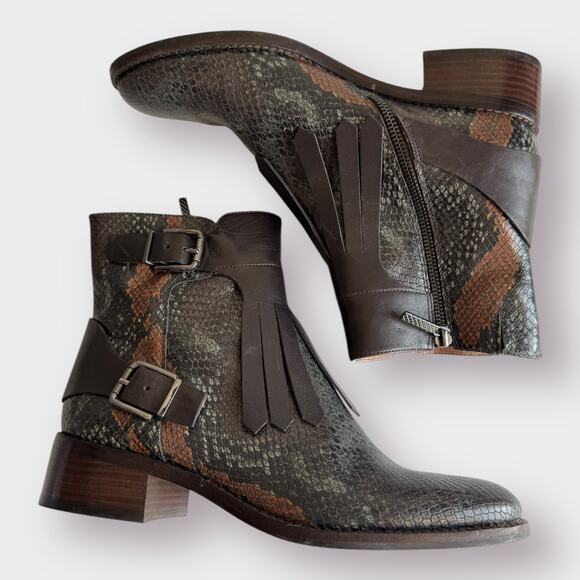 Donald‎ Pilner Fringe Boots - Picture 1 of 9